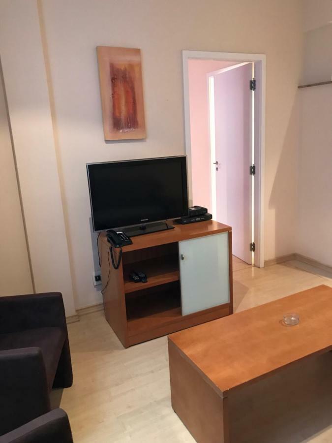 Residencial Com Servicos 45 Metros Decorado Com Sala, Suite E Cozinha Na Quadra Da Praia De Copacabana Rio de Janeiro Ngoại thất bức ảnh